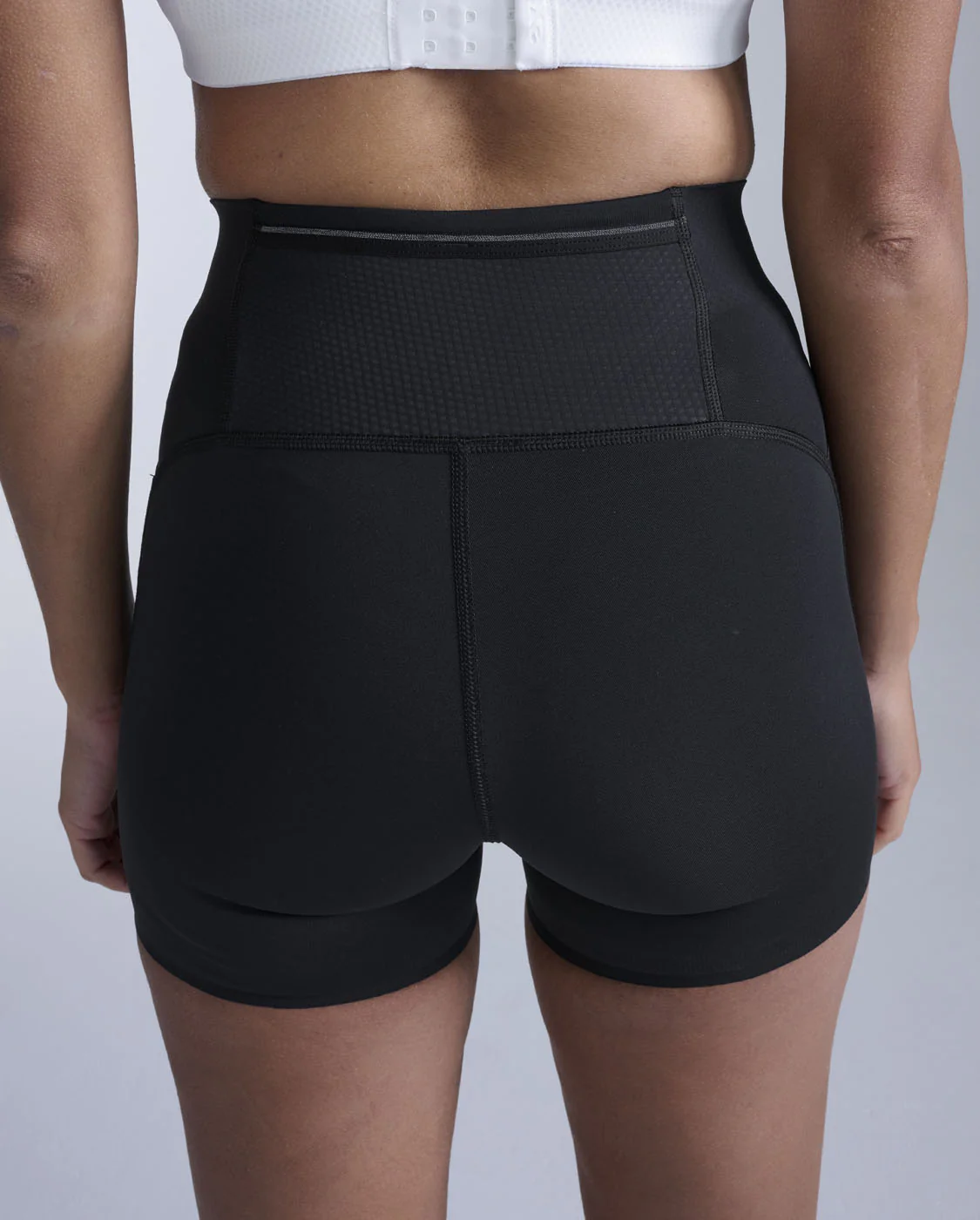 Aero Mesh Hi-Rise Compression 4 Inch Shorts - Image 3