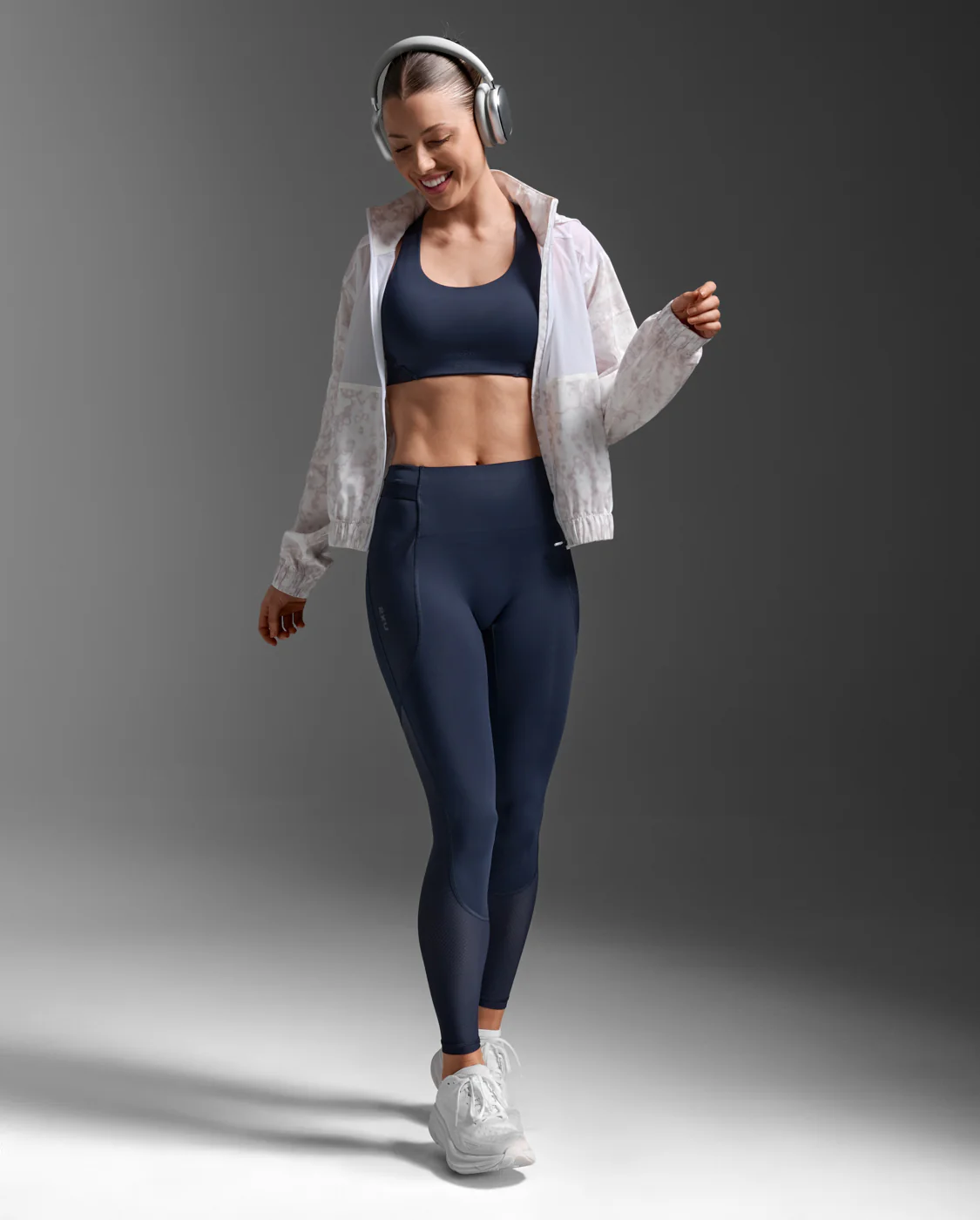 Aero Sheer Windbreaker - Image 3