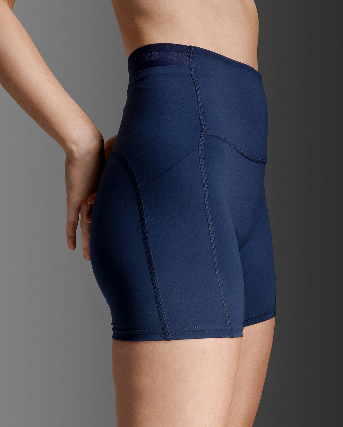 Form Stash Hi-Rise 4" Compression Short with Pockets - Image 5