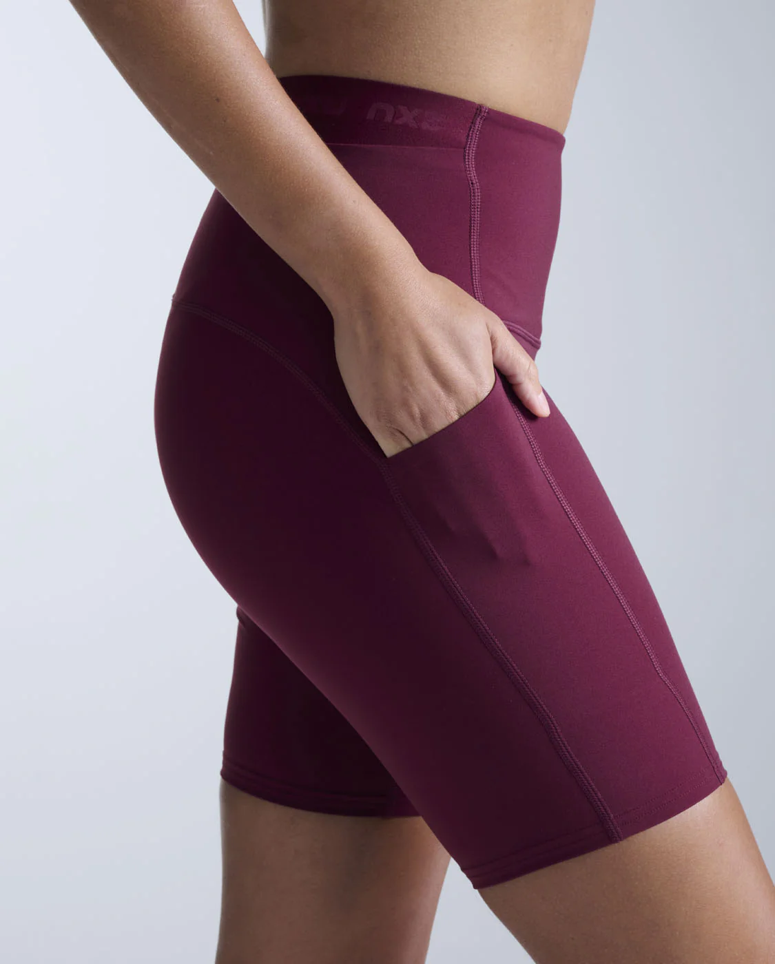 Form Stash Hi-Rise 6" Compression Short with Pockets - Image 4