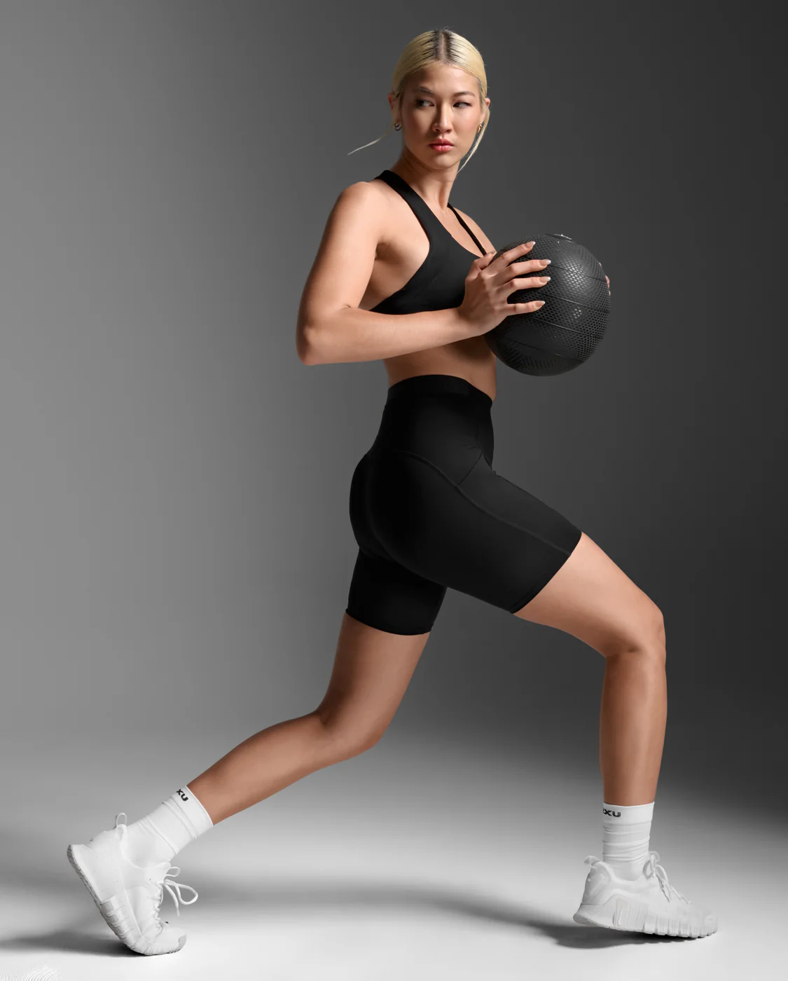 Form Stash Hi-Rise 6" Compression Short with Pockets - Image 6