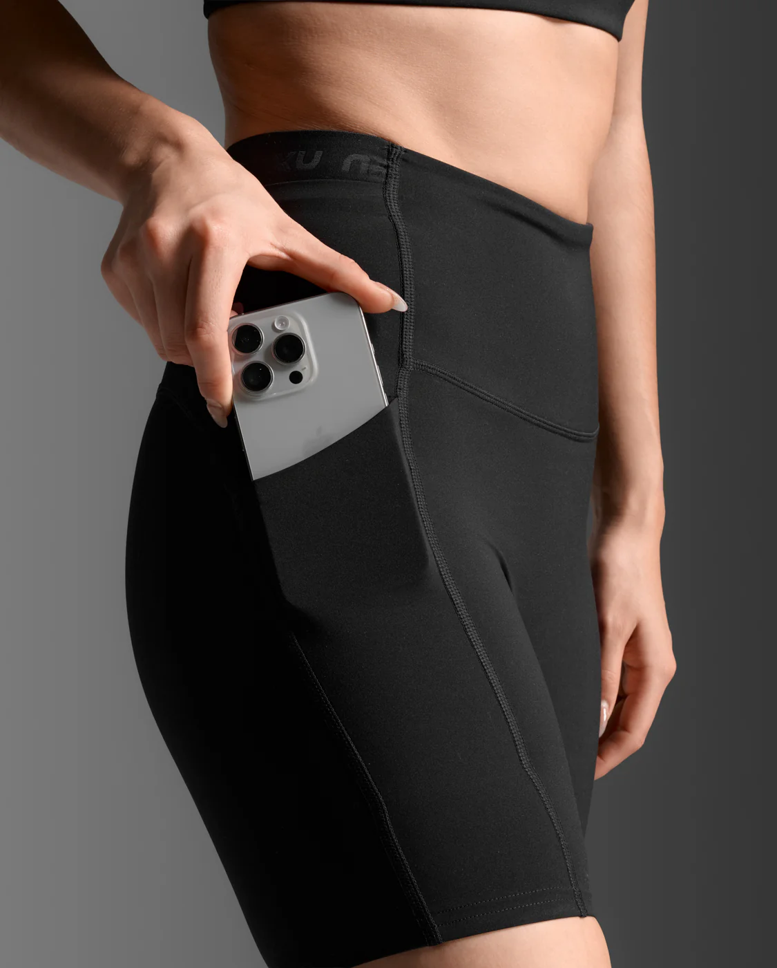 Form Stash Hi-Rise 6" Compression Short with Pockets - Image 7