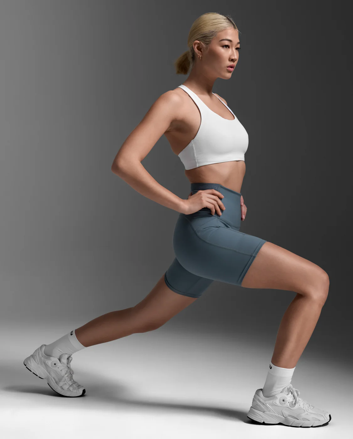 Form Stash Hi-Rise 6" Compression Short with Pockets - Image 6