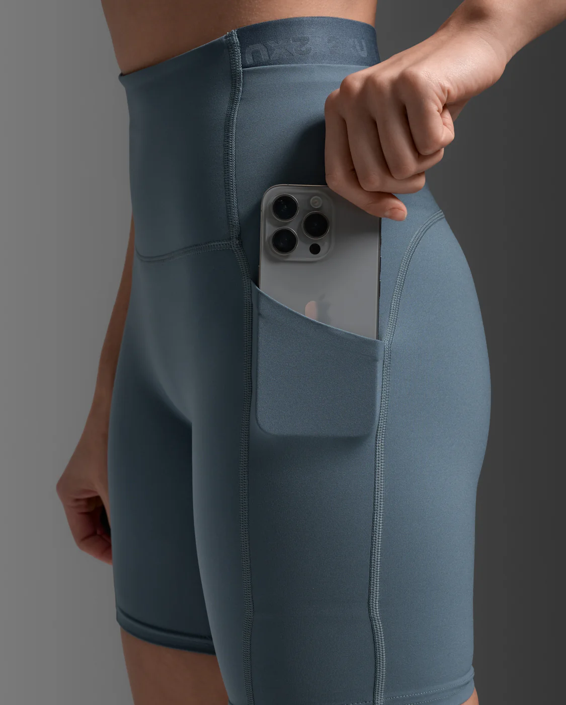 Form Stash Hi-Rise 6" Compression Short with Pockets - Image 7