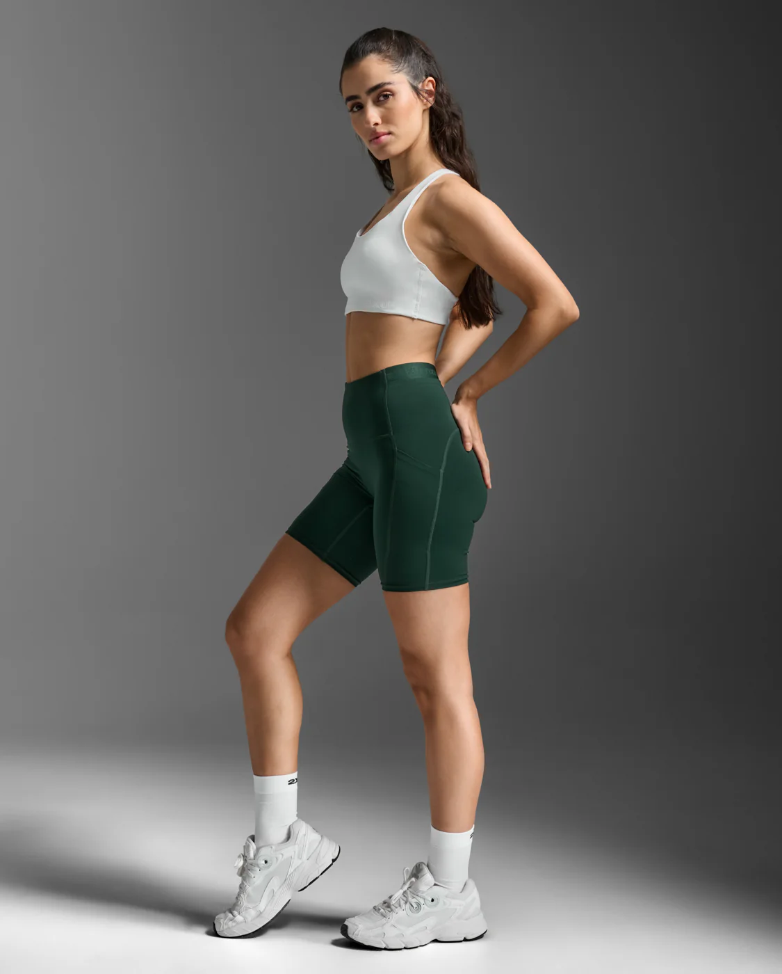 Form Stash Hi-Rise 6" Compression Short with Pockets - Image 4