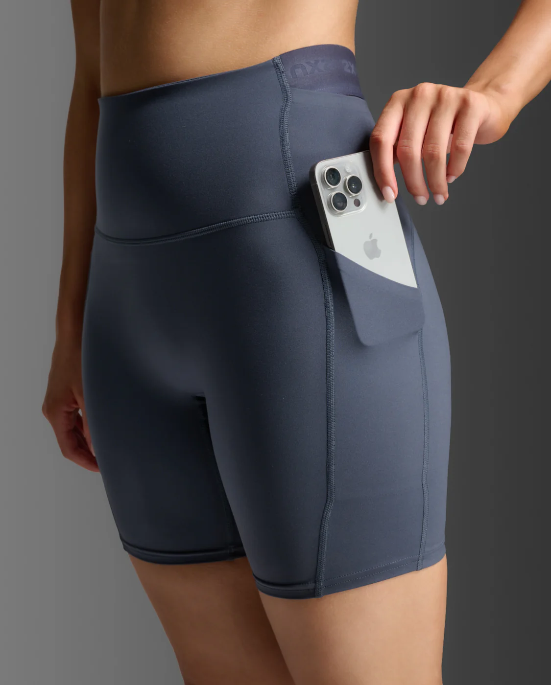 Form Stash Hi-Rise 6" Compression Short with Pockets - Image 7