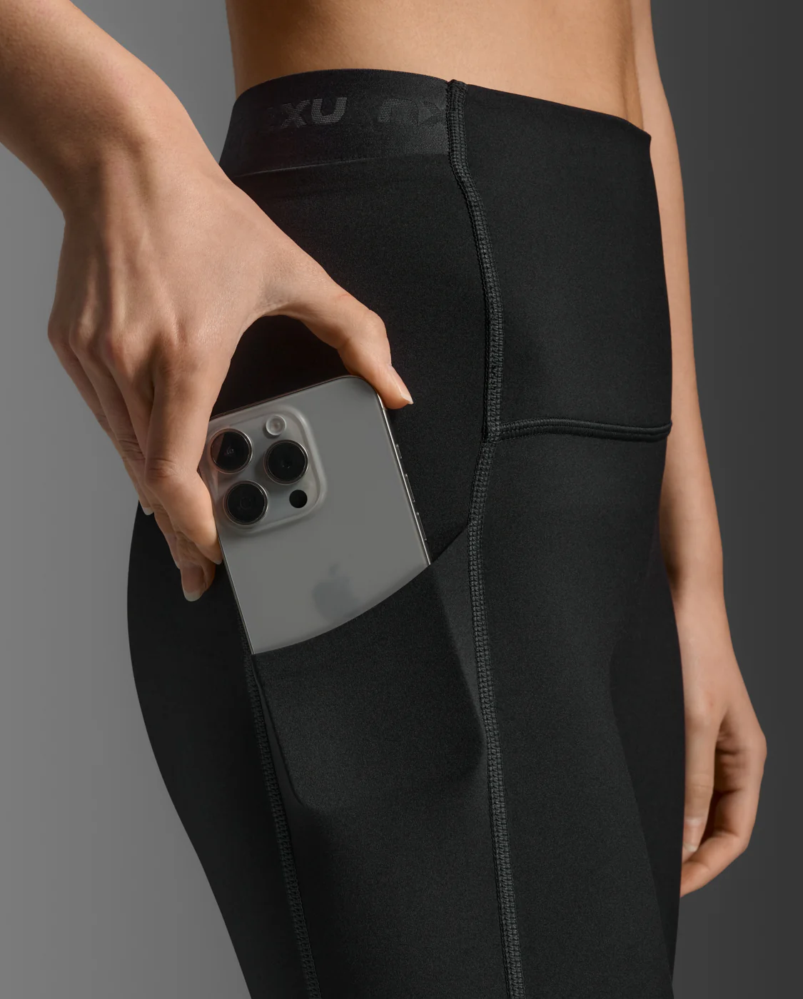 Form Stash Hi-Rise Compression 3/4 Tights with Pockets - Image 6