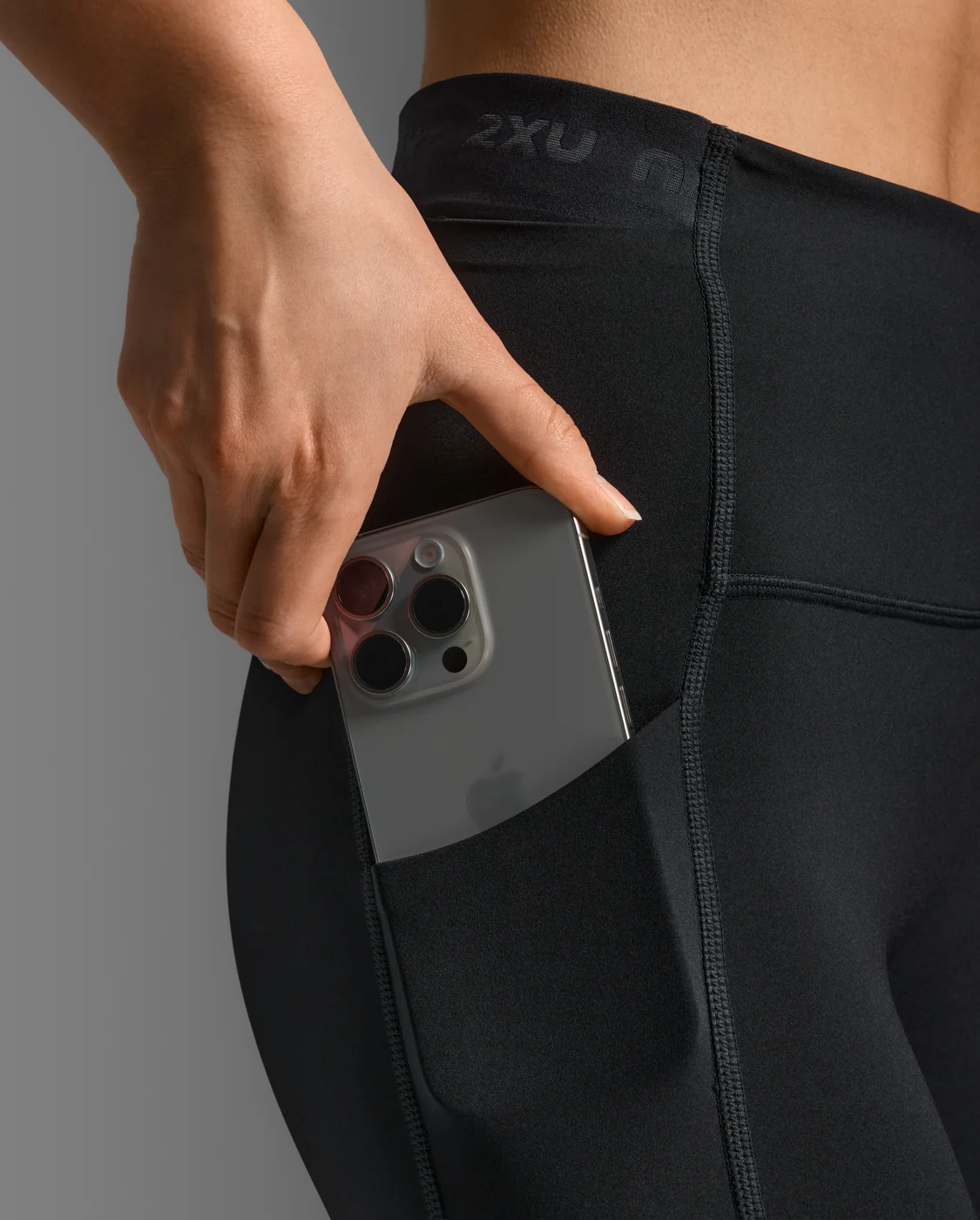 Form Stash Hi-Rise Compression 7/8 Tights with Pockets - Image 6