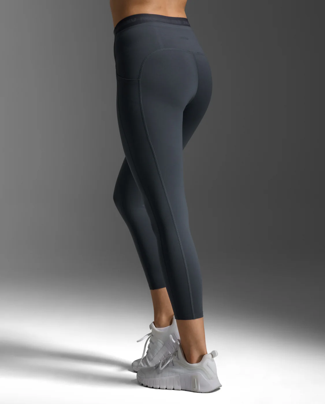Form Stash Hi-Rise Compression 7/8 Tights with Pockets - Image 2