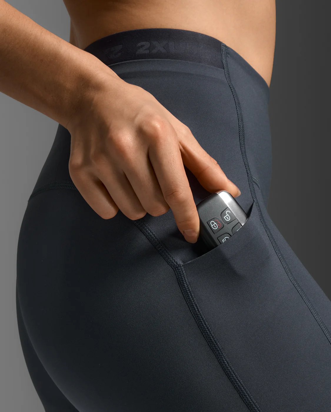 Form Stash Hi-Rise Compression 7/8 Tights with Pockets - Image 8
