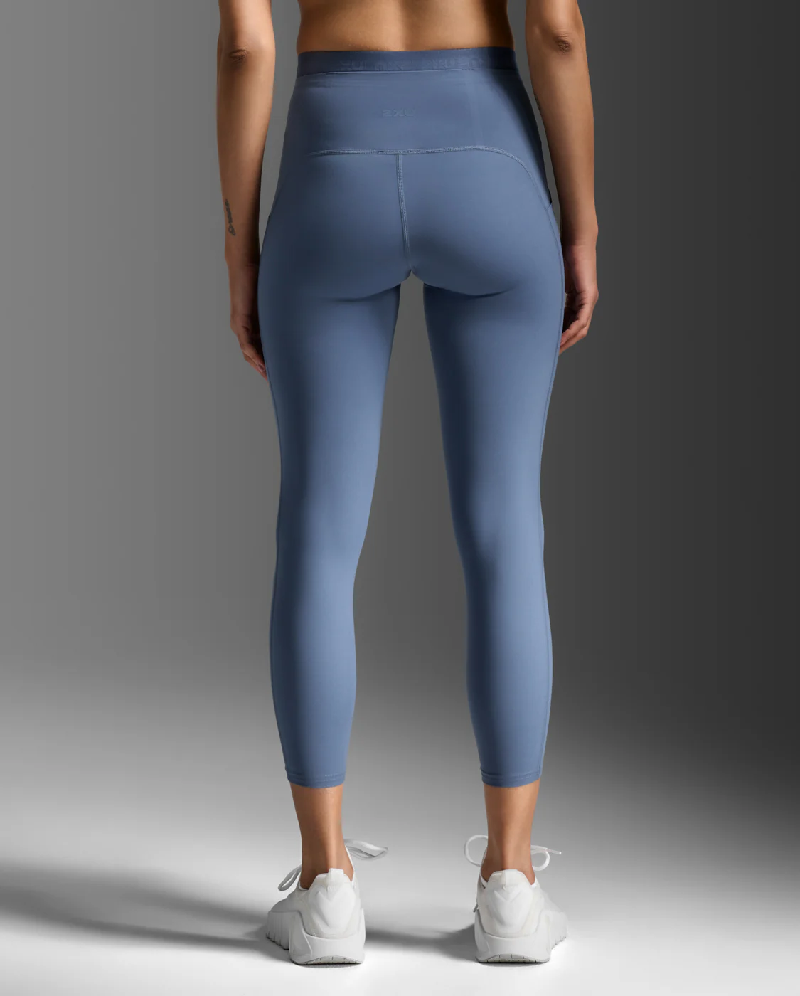 Form Stash Hi-Rise Compression 7/8 Tights with Pockets - Image 3