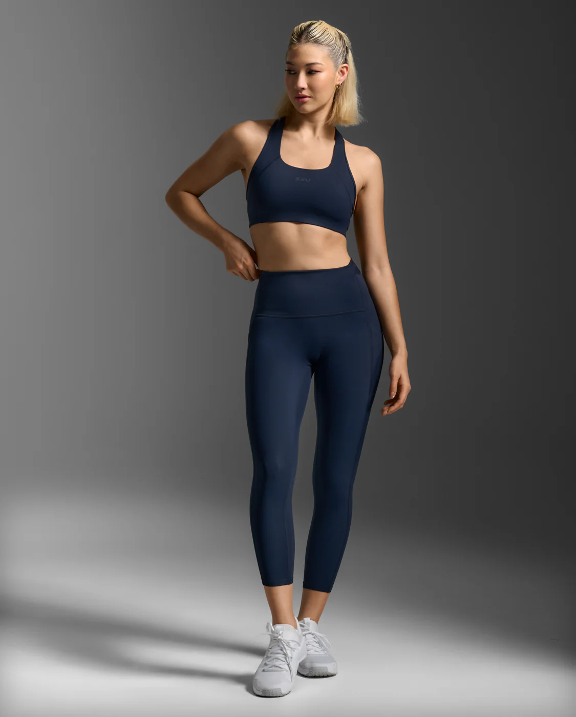 Form Stash Hi-Rise Compression 7/8 Tights with Pockets - Image 2