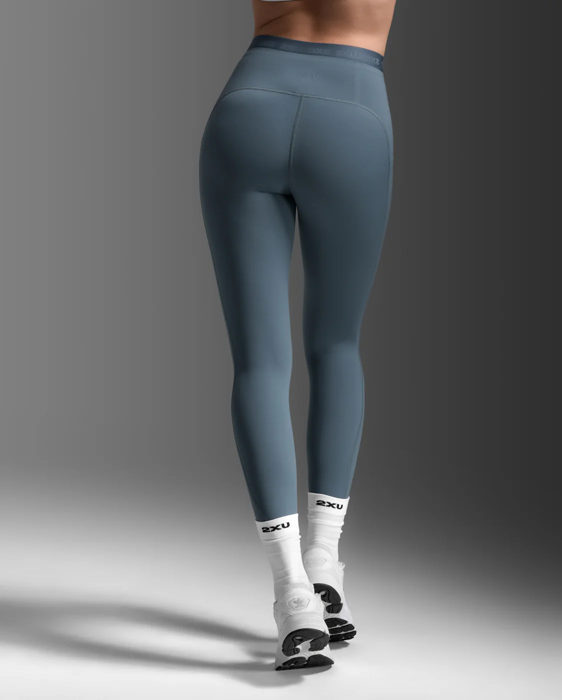 Form Stash Hi-Rise Compression Tights with Pockets - Image 3