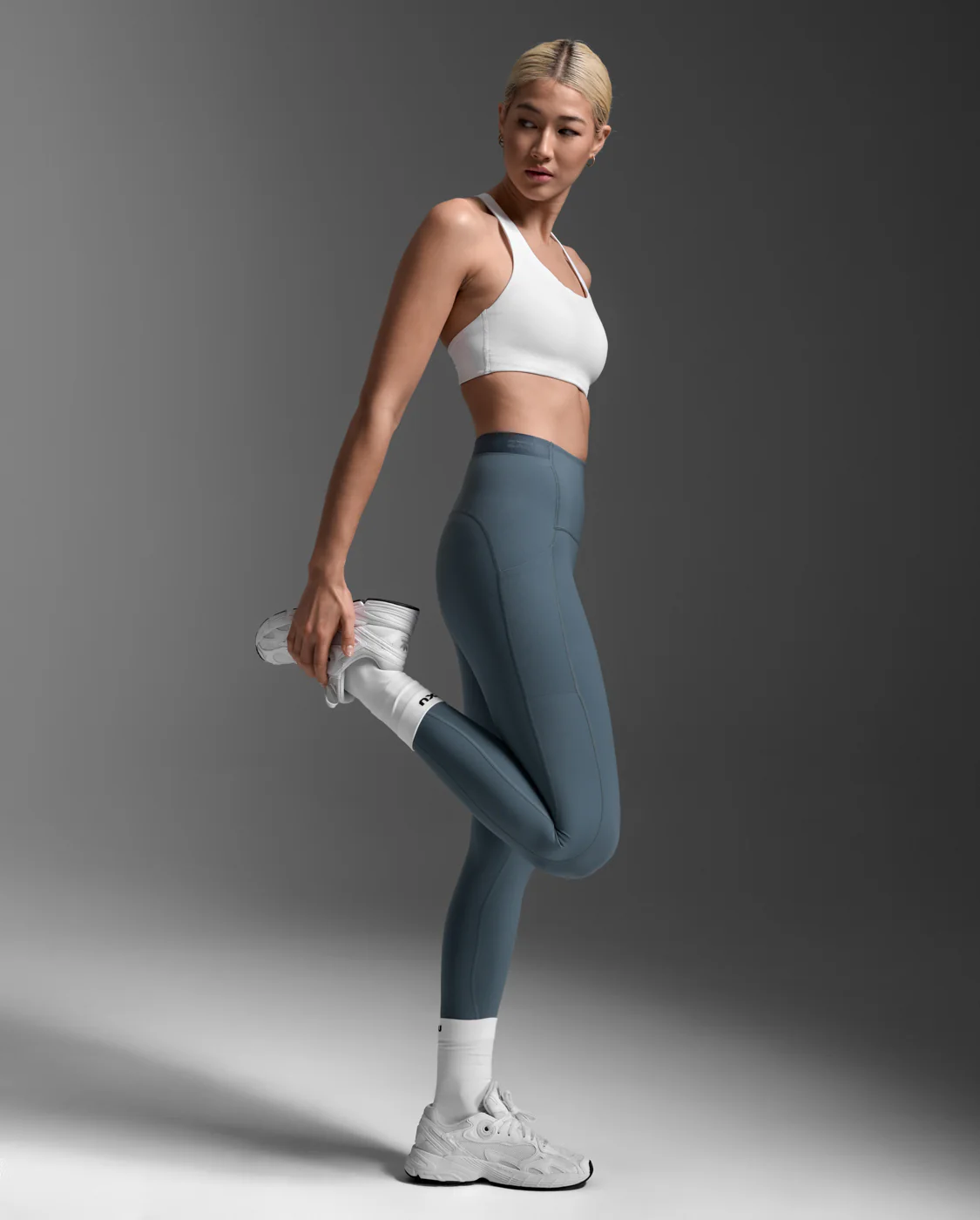 Form Stash Hi-Rise Compression Tights with Pockets - Image 5