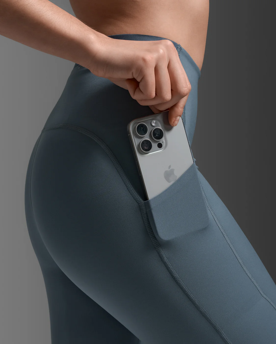 Form Stash Hi-Rise Compression Tights with Pockets - Image 6